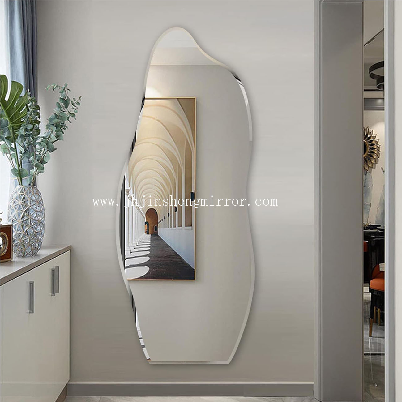 IRREGULAR WALL MIRROR